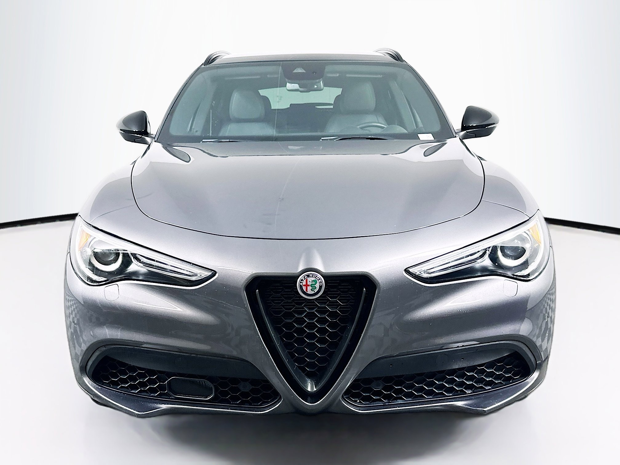 Used 2023 Alfa Romeo Stelvio Veloce AWD/4WD image 2