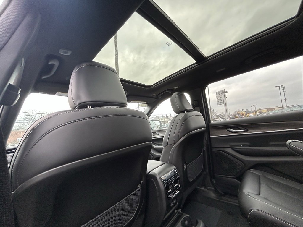 New 2025 Jeep Grand Cherokee L Limited image 26