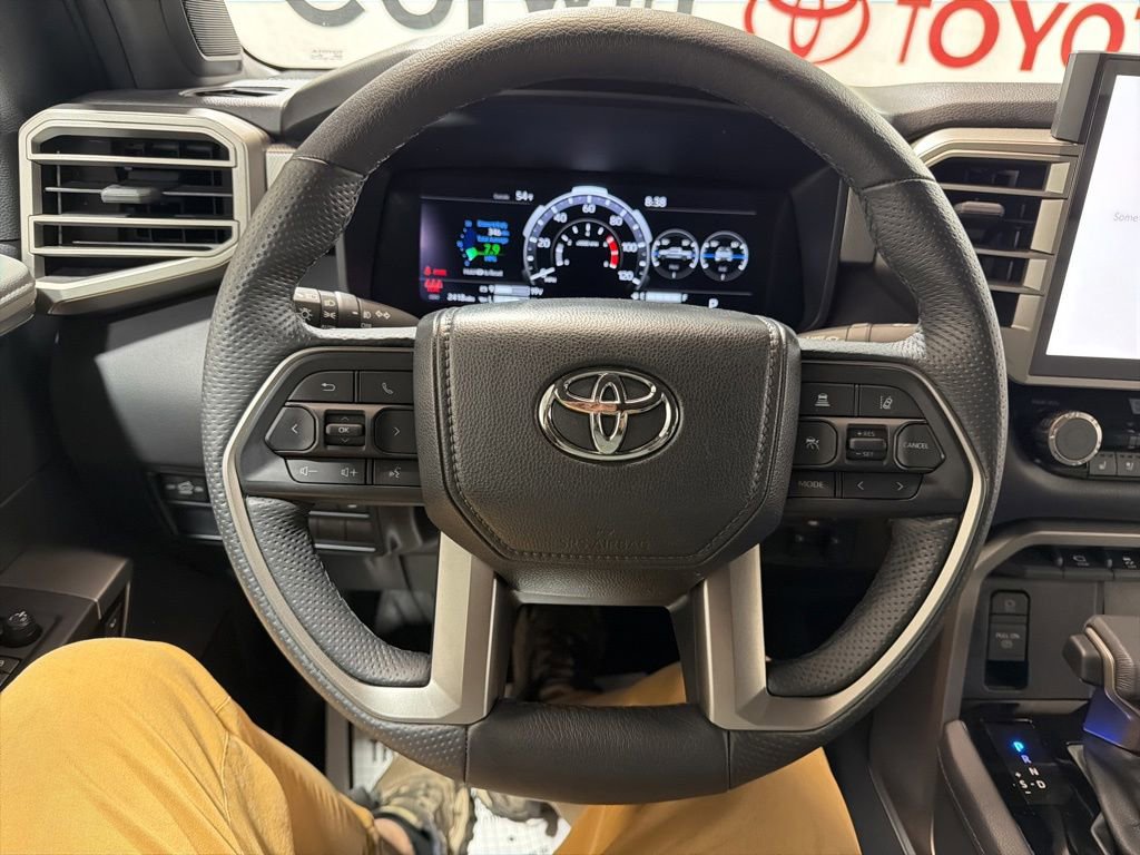 Used 2025 Toyota Tundra Limited AWD/4WD image 26