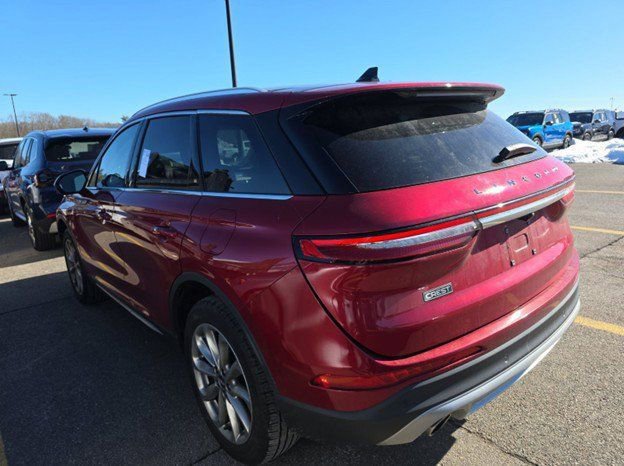 Used 2022 Lincoln Corsair AWD w/ Premium Package image 3