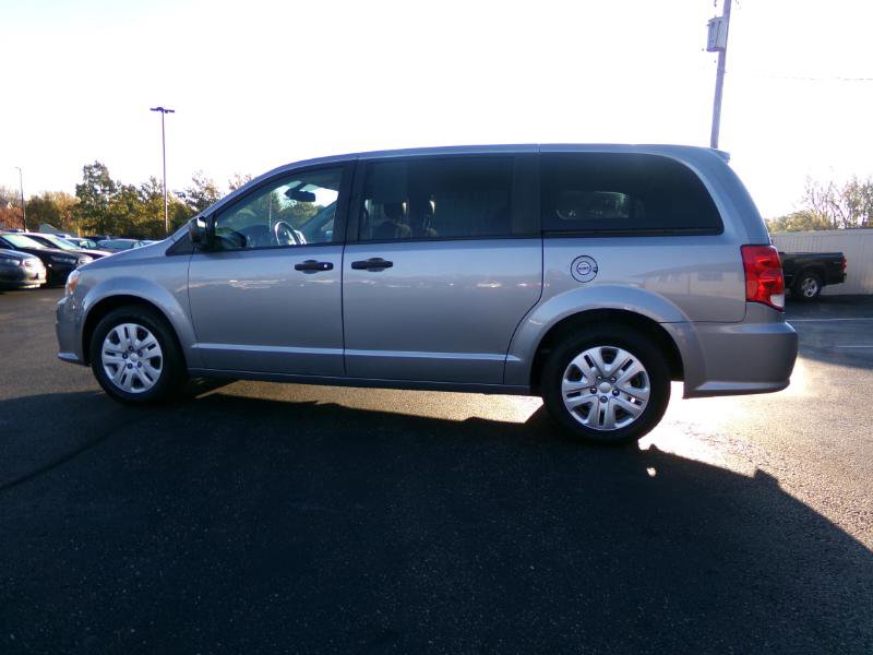 Used 2019 Dodge Grand Caravan SE w/ UConnect Hands-Free Group image 8