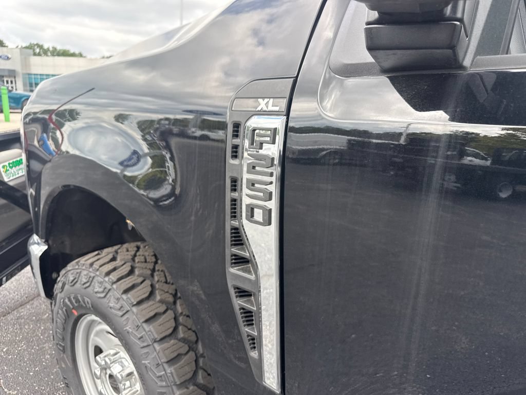 New 2026 Ford F250 XL w/ XL Off-Road Package AWD/4WD image 12