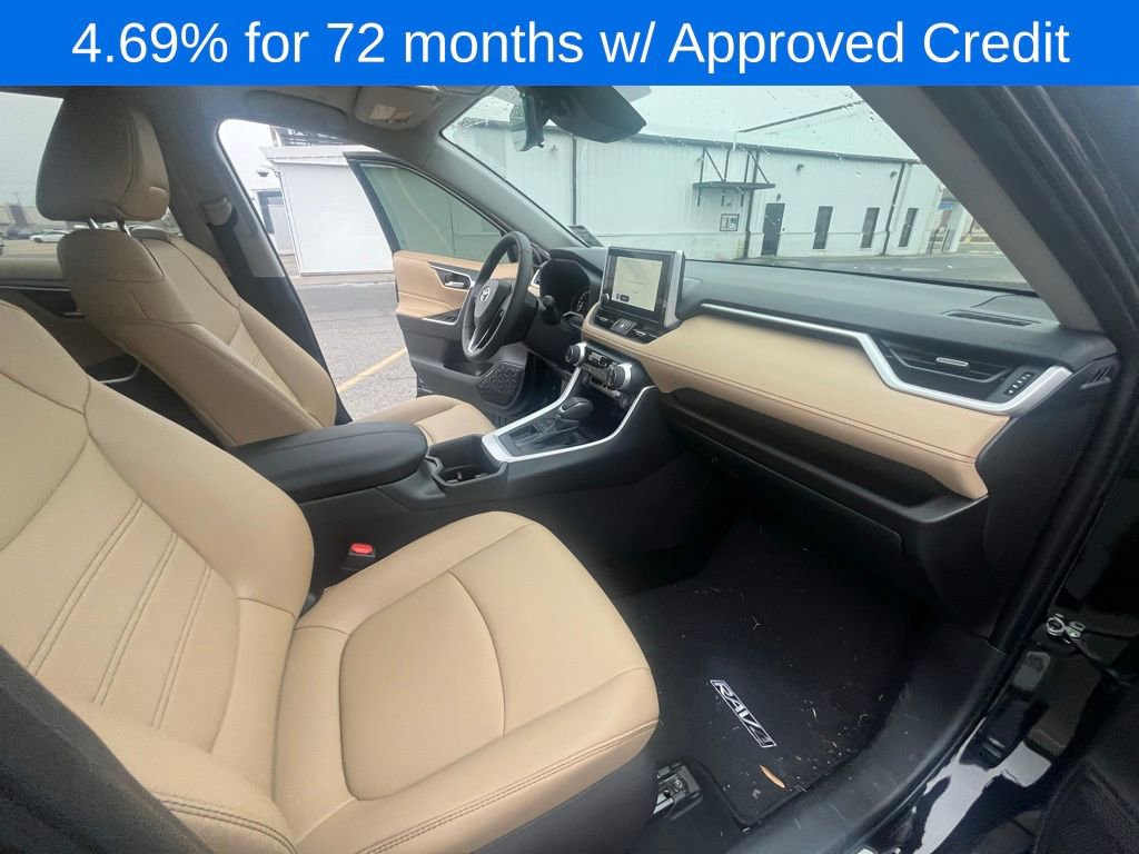 Used 2025 Toyota RAV4 XLE Premium image 17