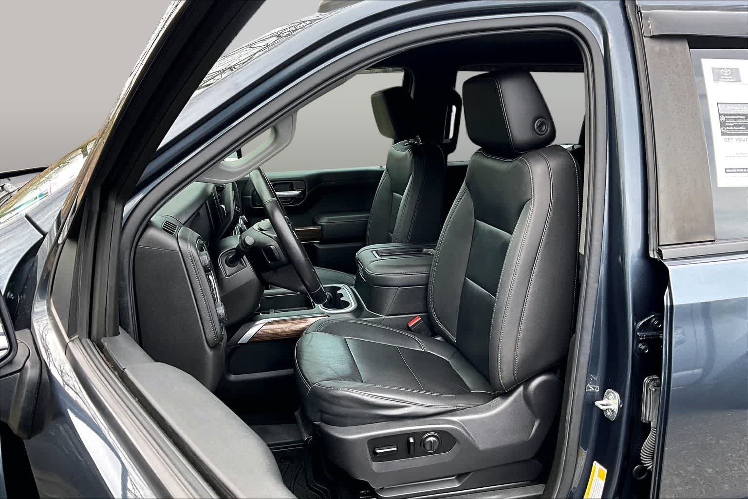 Used 2021 Chevrolet Silverado 1500 RST w/ Convenience Package II AWD/4WD image 9