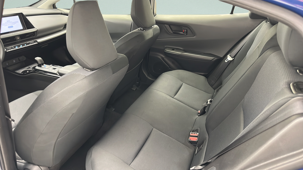 Used 2025 Toyota Prius LE FWD image 9