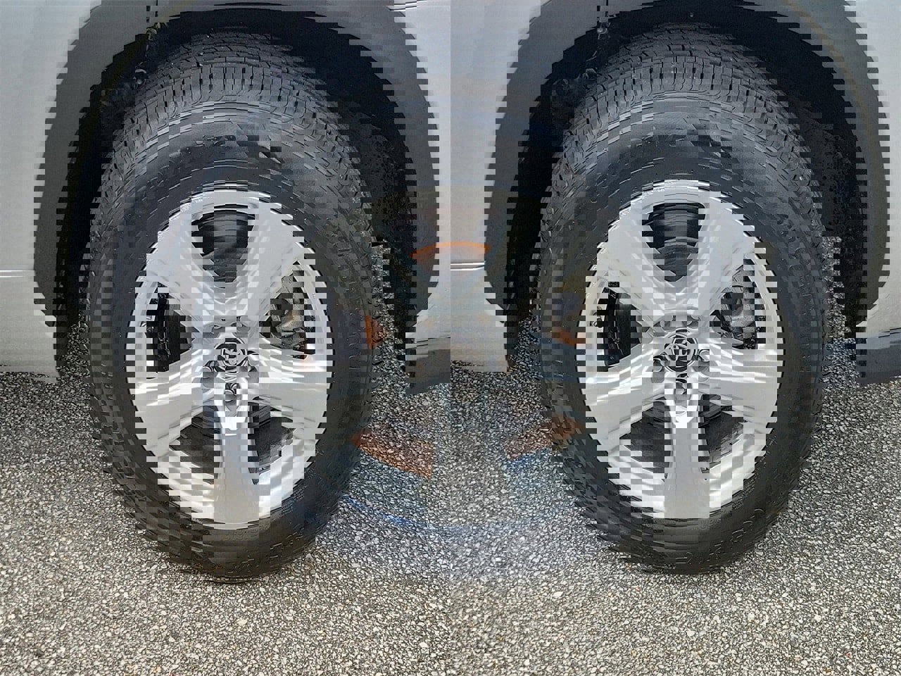 Used 2023 Toyota Highlander LE image 5