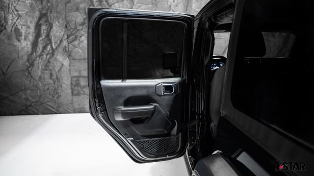 Used 2023 Jeep Wrangler Unlimited w/ Cold Weather Group AWD/4WD image 6