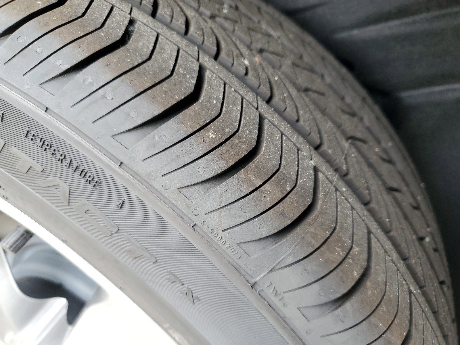 Certified 2023 Buick Envision Avenir image 24