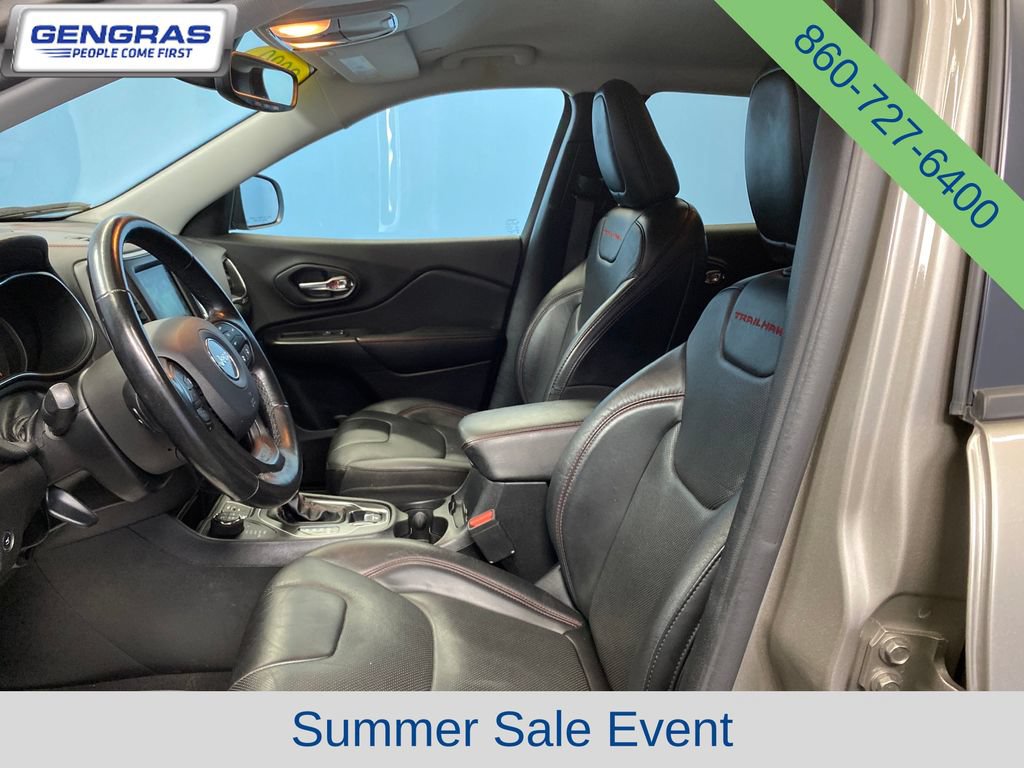 Used 2020 Jeep Cherokee Trailhawk AWD/4WD image 11