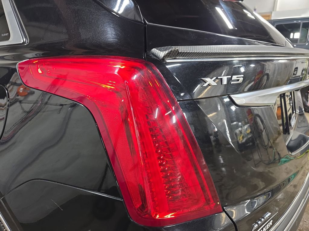 Used 2019 Cadillac XT5 Luxury w/ Trailering Package image 35