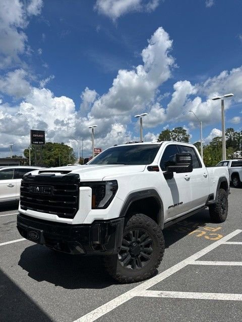 Used 2024 GMC Sierra 2500 AT4X image 1