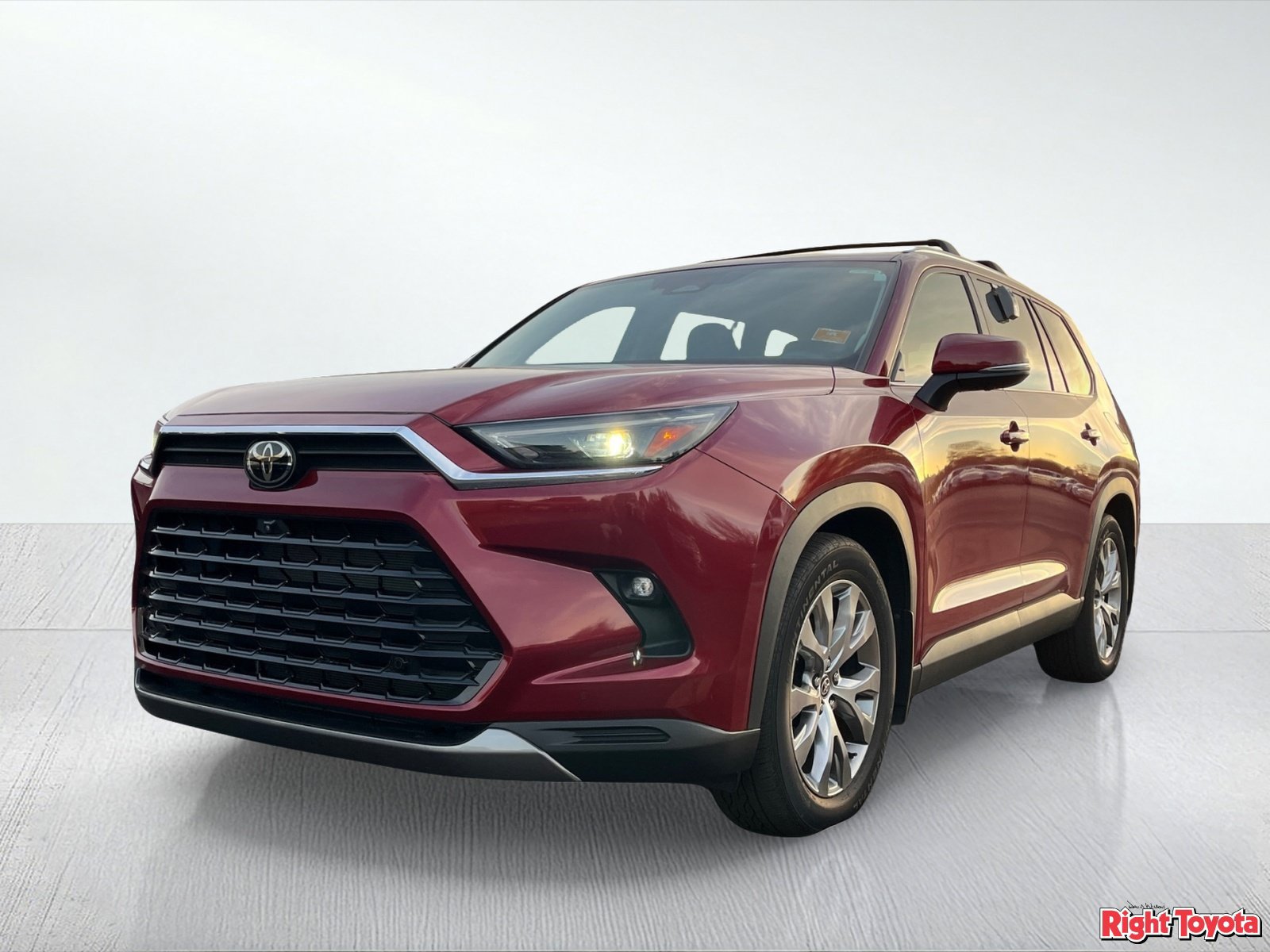 Certified 2024 Toyota Grand Highlander FWD image 2