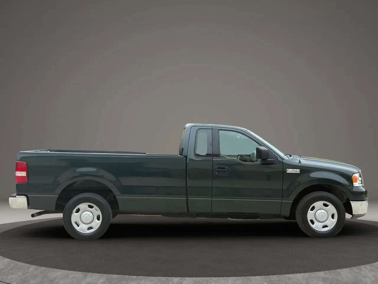 Used 2004 Ford F150 XLT image 2