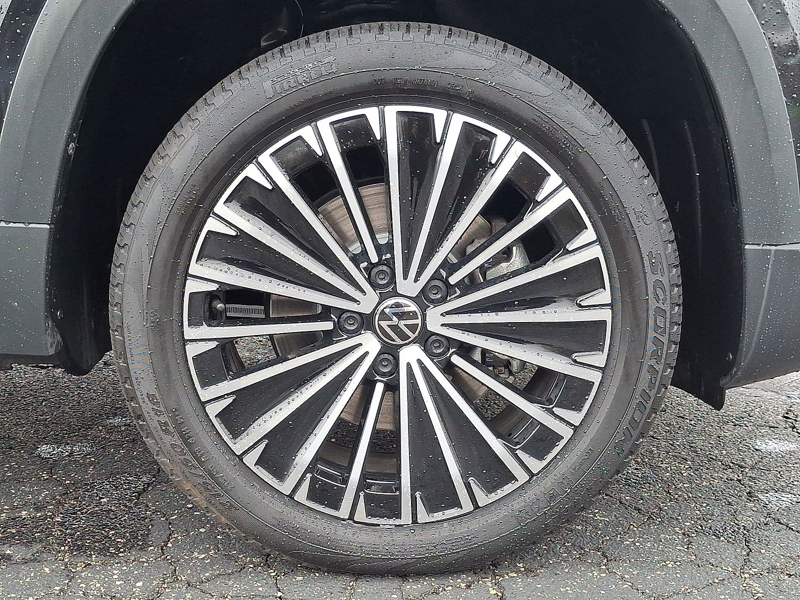 Used 2025 Volkswagen Taos SE FWD image 27