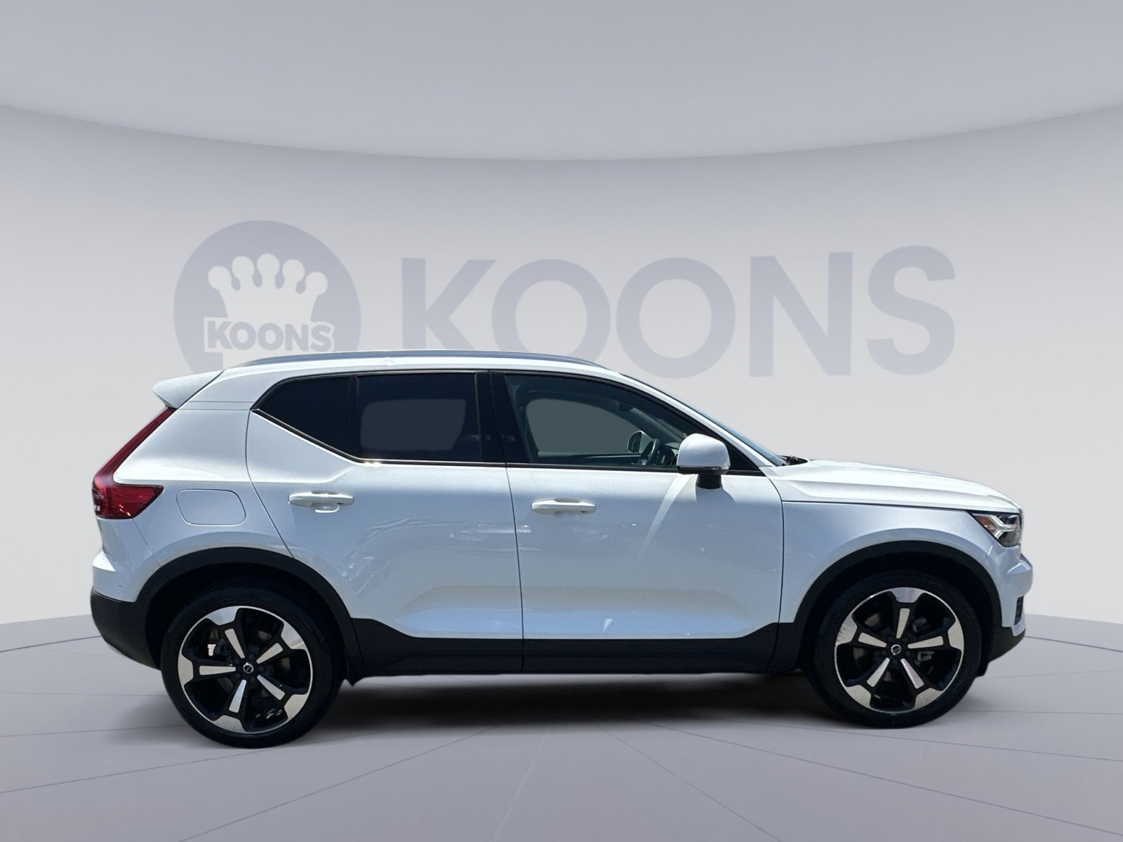 Used 2020 Volvo XC40 T5 Momentum w/ Protection Package Premier AWD/4WD image 17