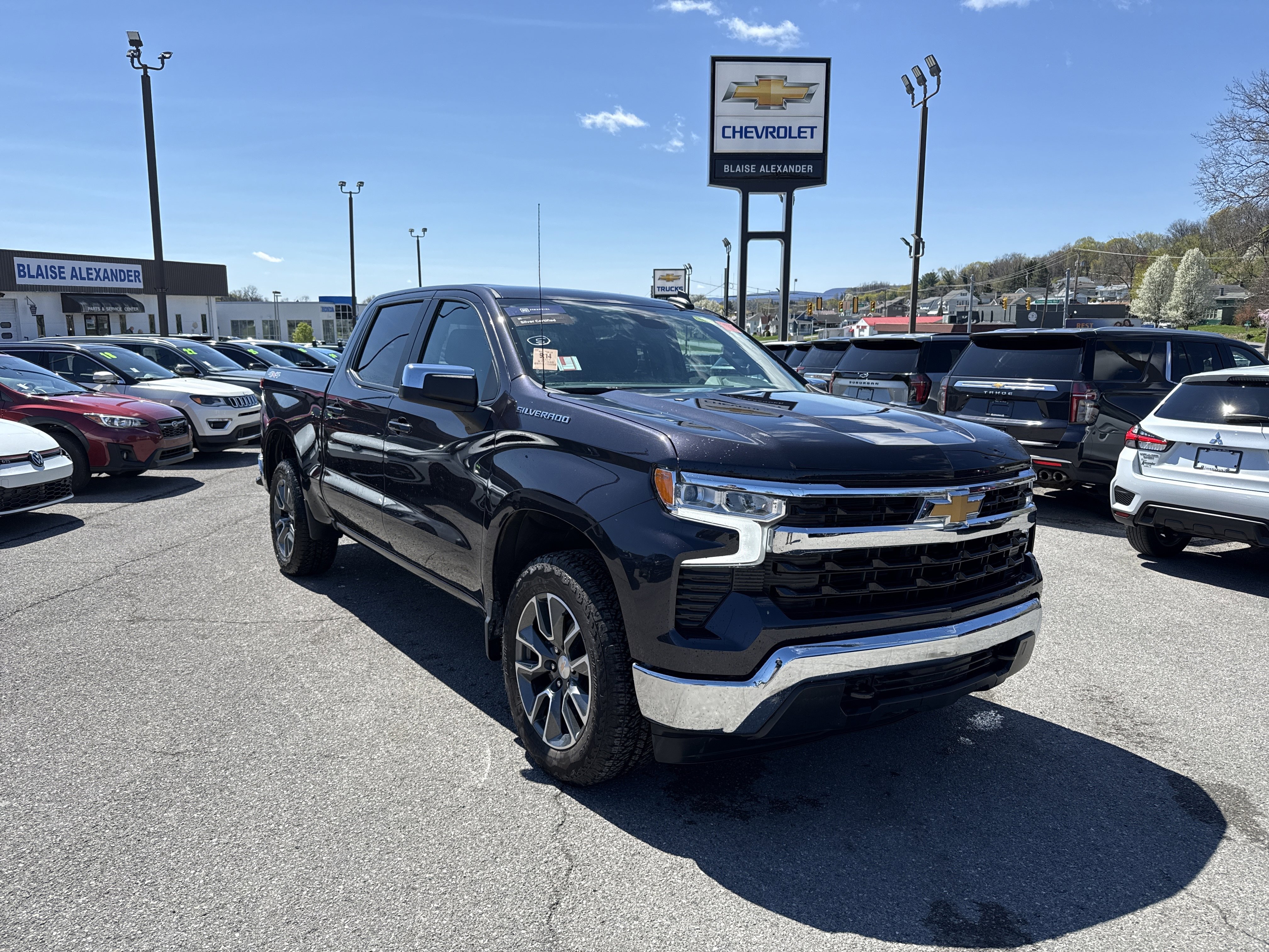 Used 2024 Chevrolet Silverado 1500 LT image 1