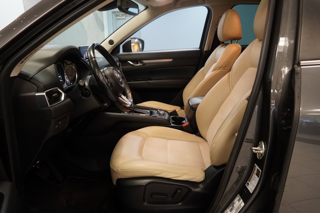 Used 2017 MAZDA CX-5 Touring w/ Preferred Equipment Package image 6