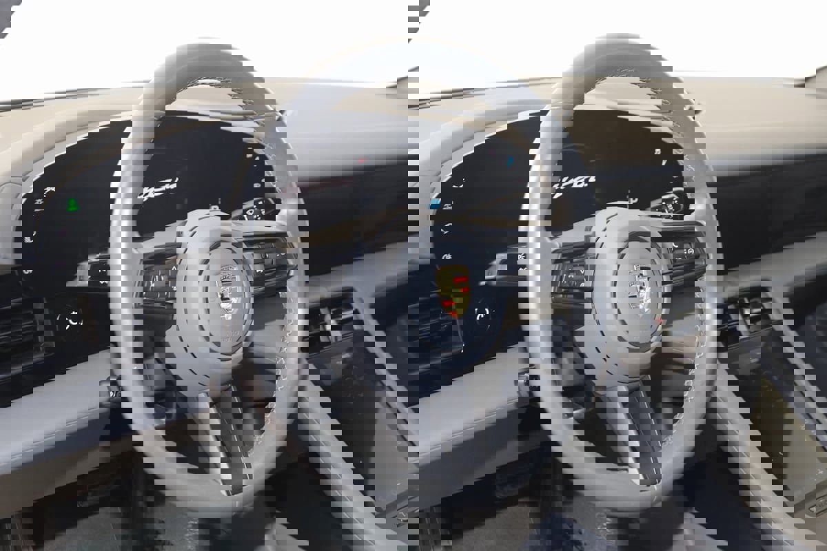 Used 2020 Porsche Taycan 4S image 6