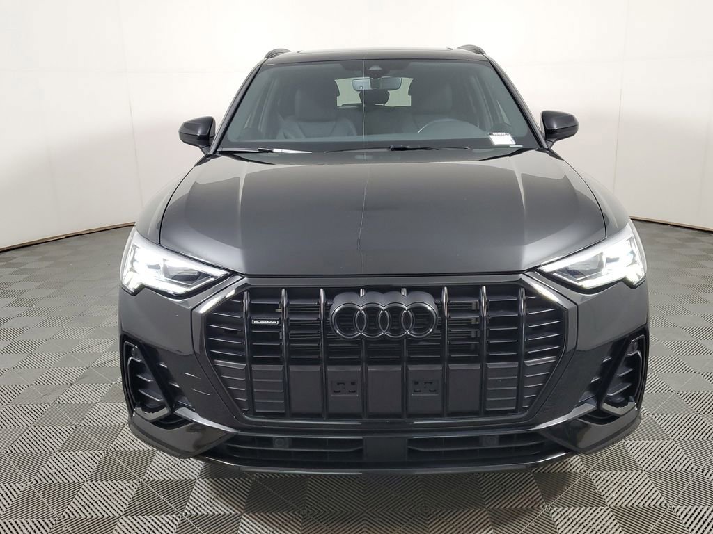 Used 2024 Audi Q3 2.0T Premium w/ Convenience Package AWD/4WD image 2
