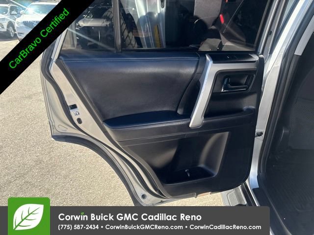 Used 2018 Toyota 4Runner SR5 AWD/4WD image 31