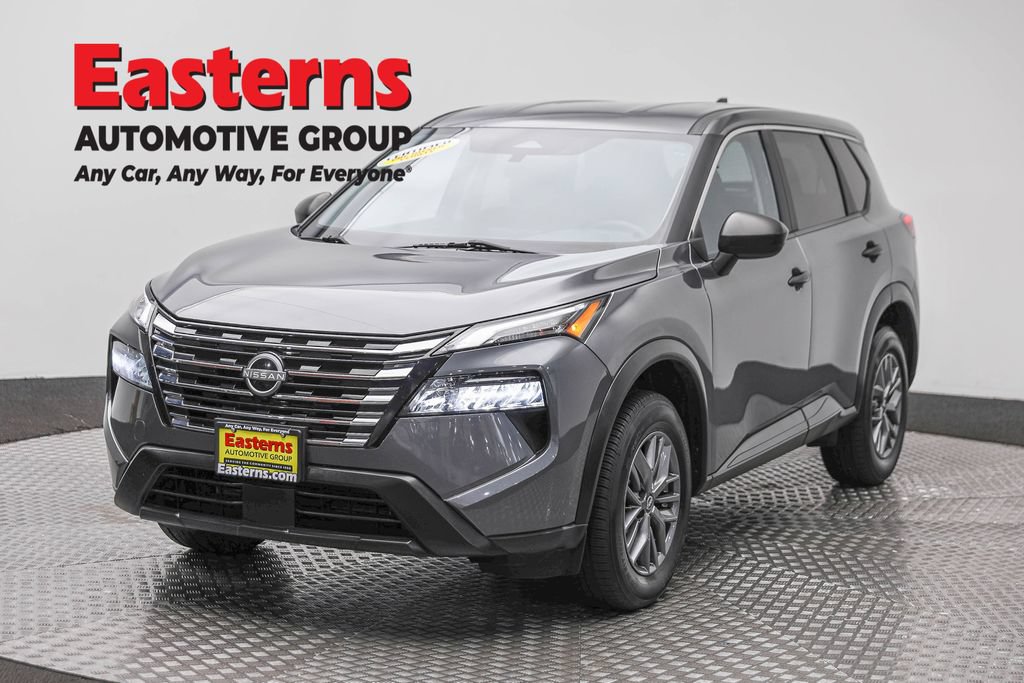Used 2024 Nissan Rogue S AWD/4WD image 1