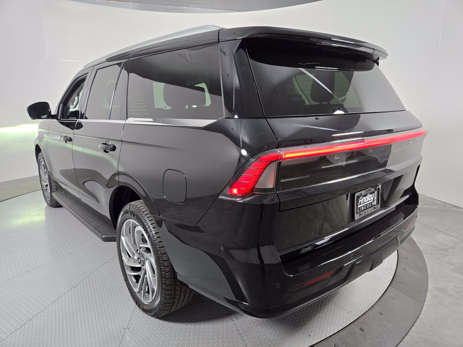 New 2026 Lincoln Navigator Premiere AWD/4WD image 7