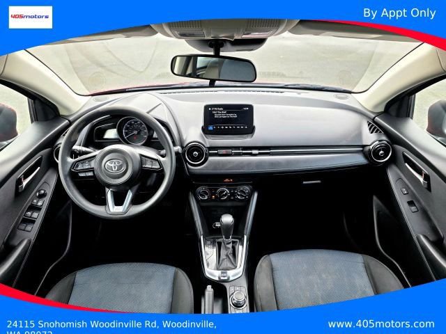 Used 2019 Toyota Yaris LE image 9