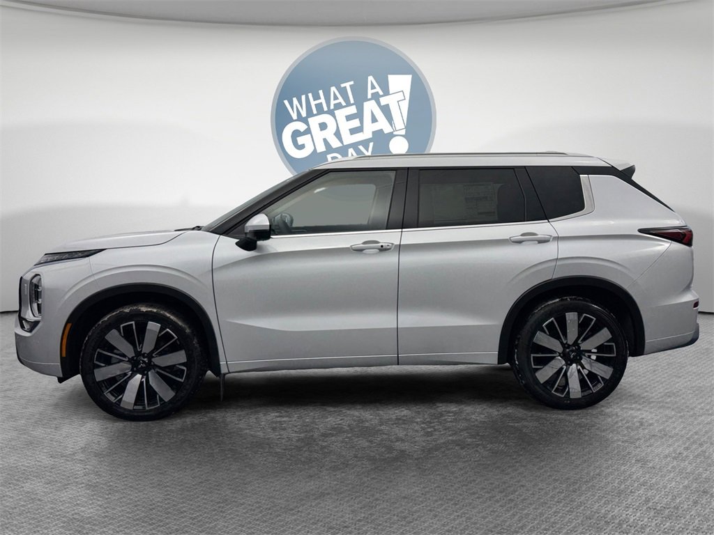 New 2026 Mitsubishi Outlander SEL image 7