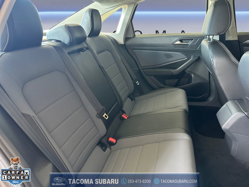 Used 2025 Volkswagen Jetta SE image 18