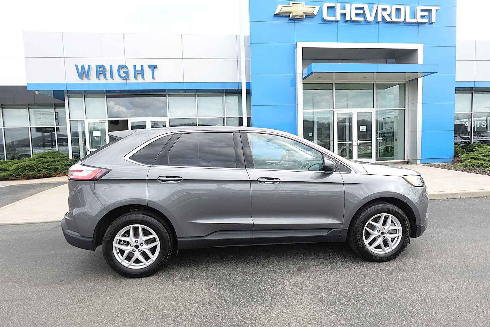 Used 2024 Ford Edge SEL AWD/4WD image 2