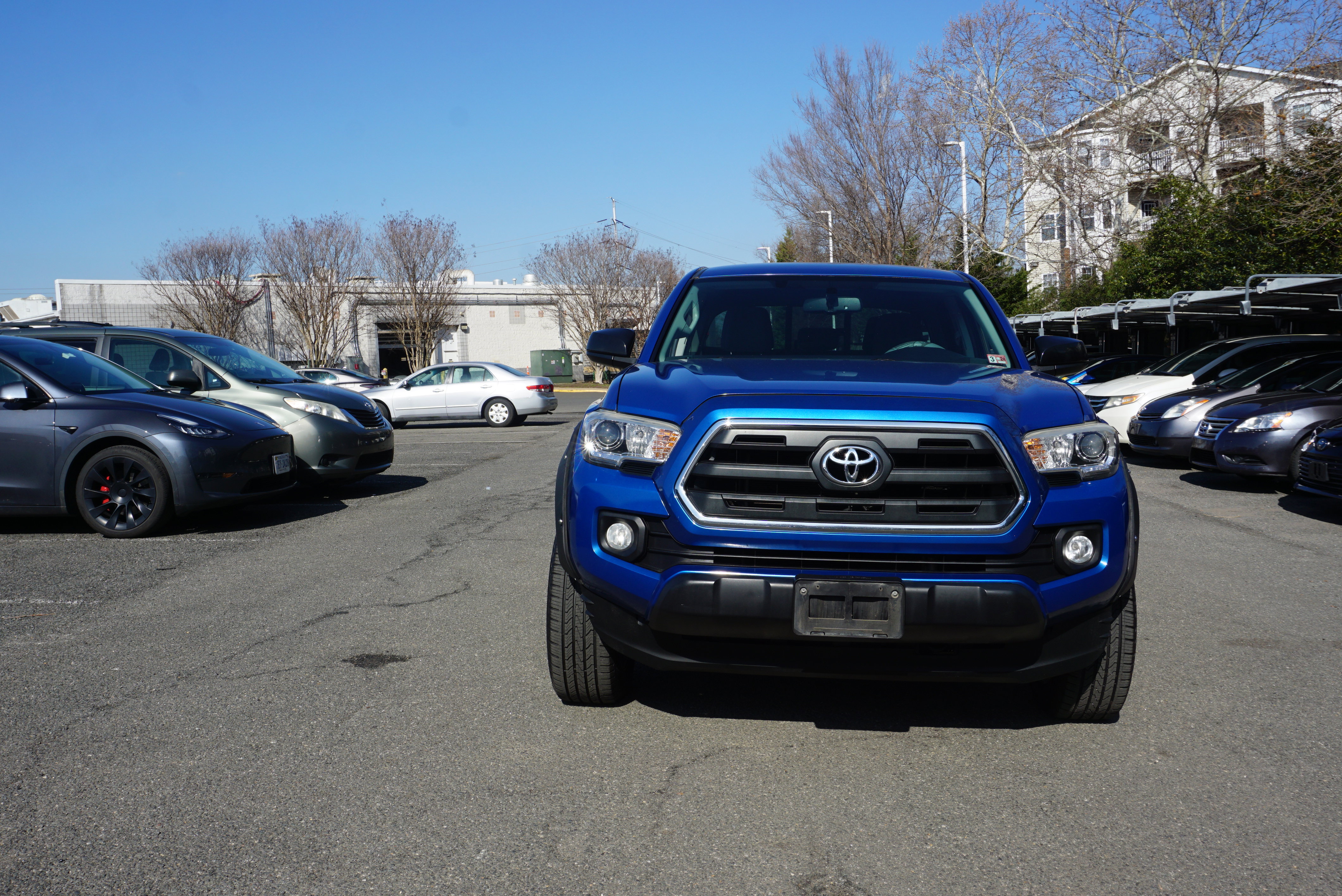 Used 2017 Toyota Tacoma SR5 w/ Tow Package image 2