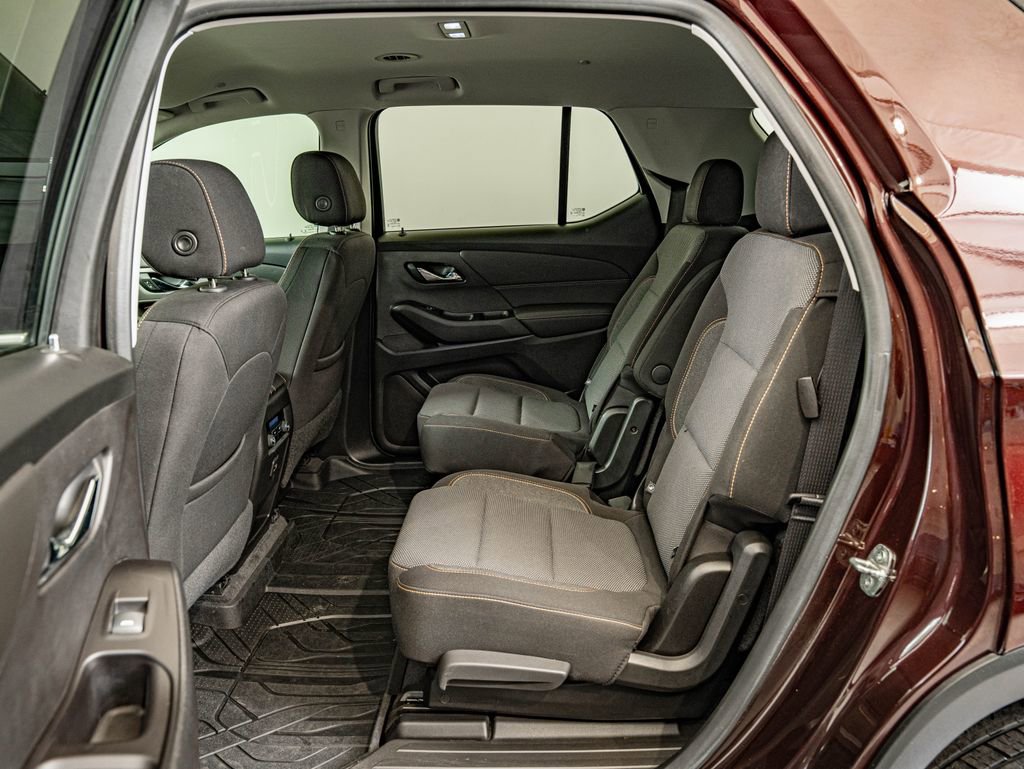 Used 2020 Chevrolet Traverse LT FWD image 30