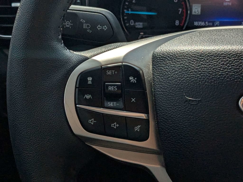Used 2024 Ford Explorer Limited w/ Limited Technology Package RWD image 25