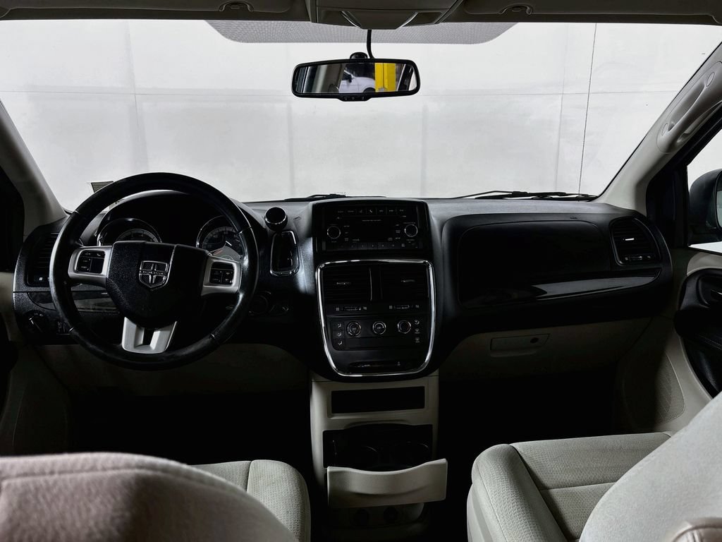 Used 2012 Dodge Grand Caravan American Value Package w/ UConnect Hands-Free Group FWD image 12