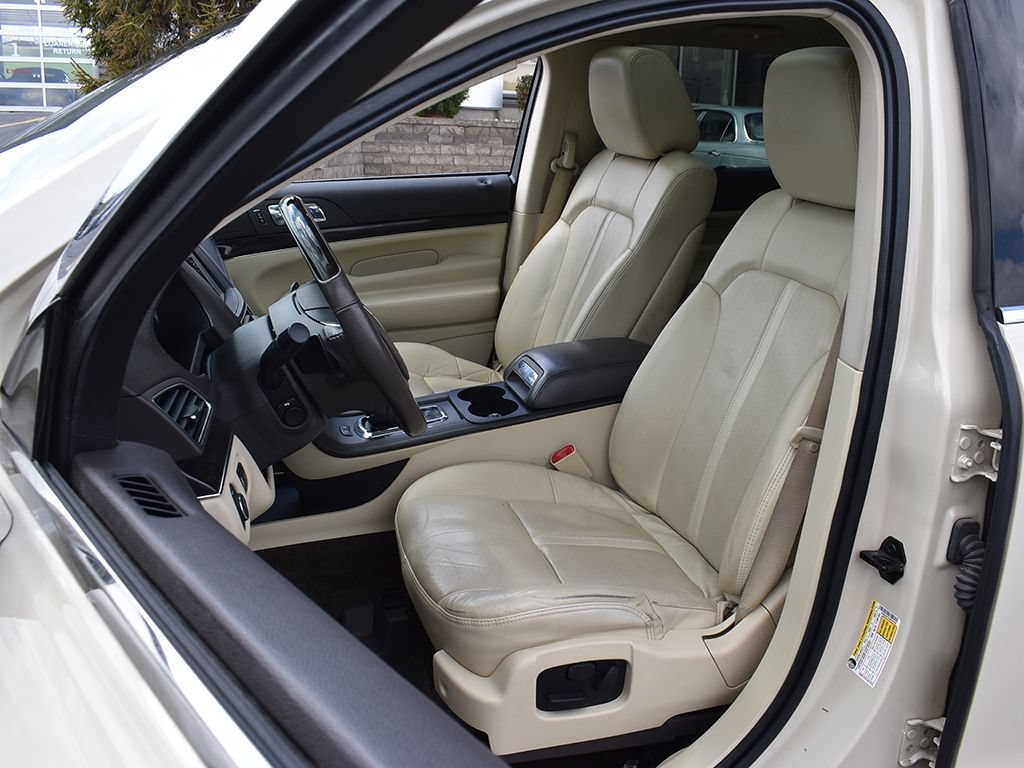 Used 2018 Lincoln MKT AWD w/ Technology Package image 5