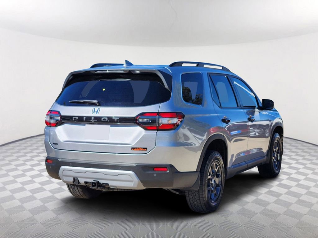 New 2025 Honda Pilot TrailSport image 2
