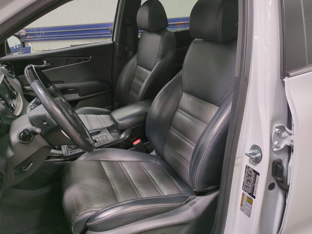Used 2018 Kia Sorento SX image 13