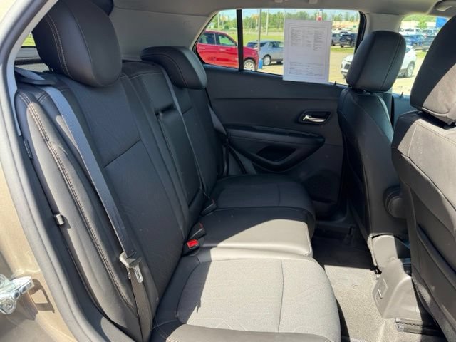 Used 2022 Chevrolet Trax LT w/ LT Convenience Package AWD/4WD image 24