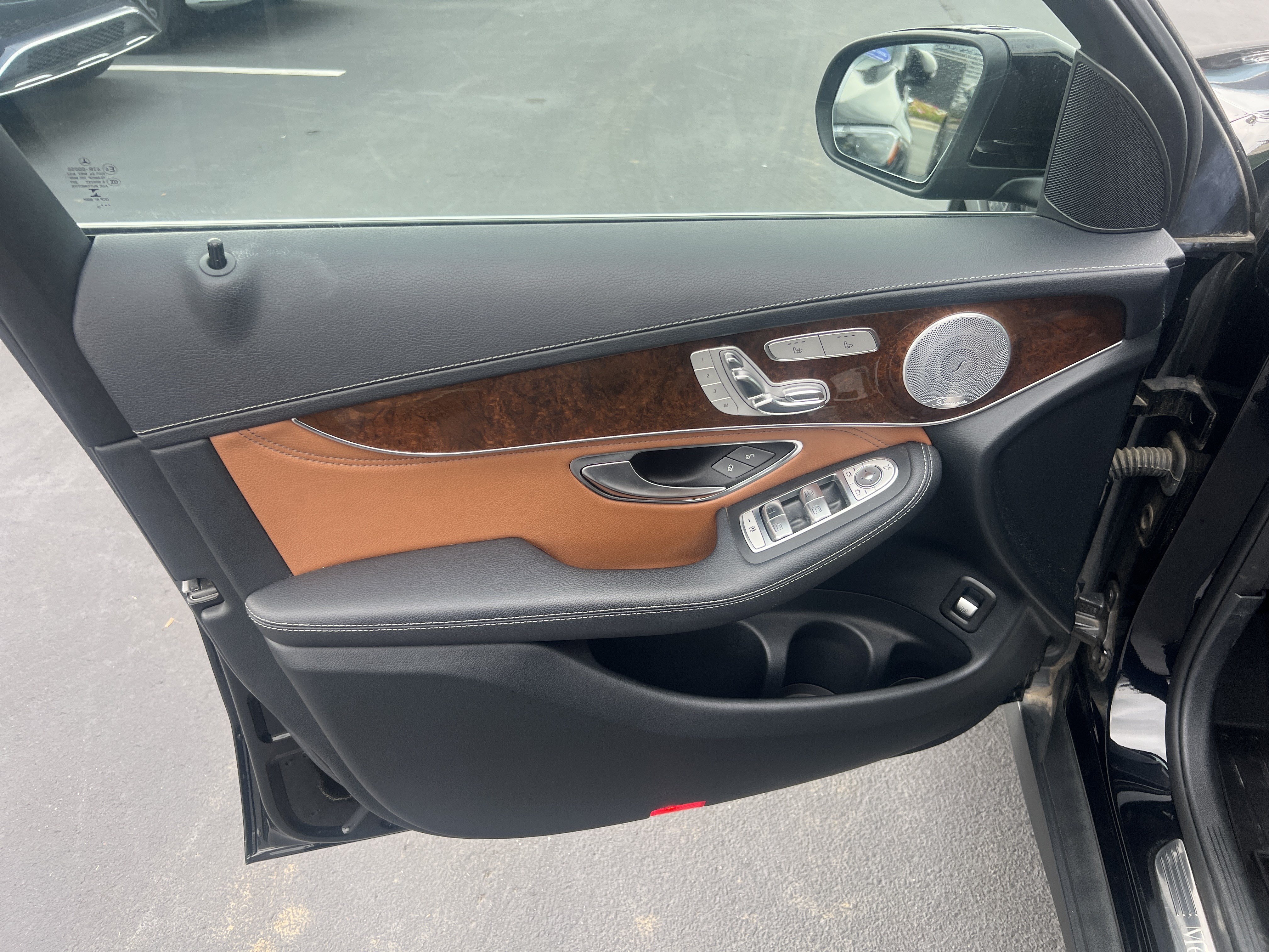 Used 2017 Mercedes-Benz GLC 300 4MATIC image 14