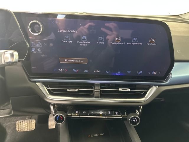 Used 2025 Chevrolet Equinox EV LT w/ Convenience Package image 20