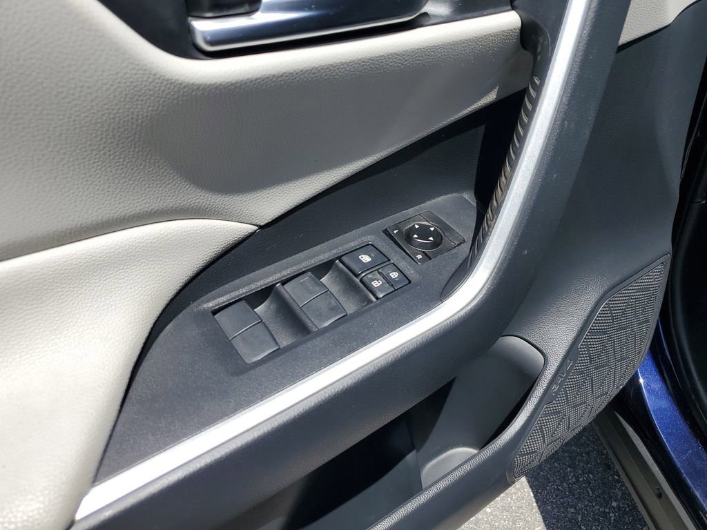 Used 2019 Toyota RAV4 XLE image 19