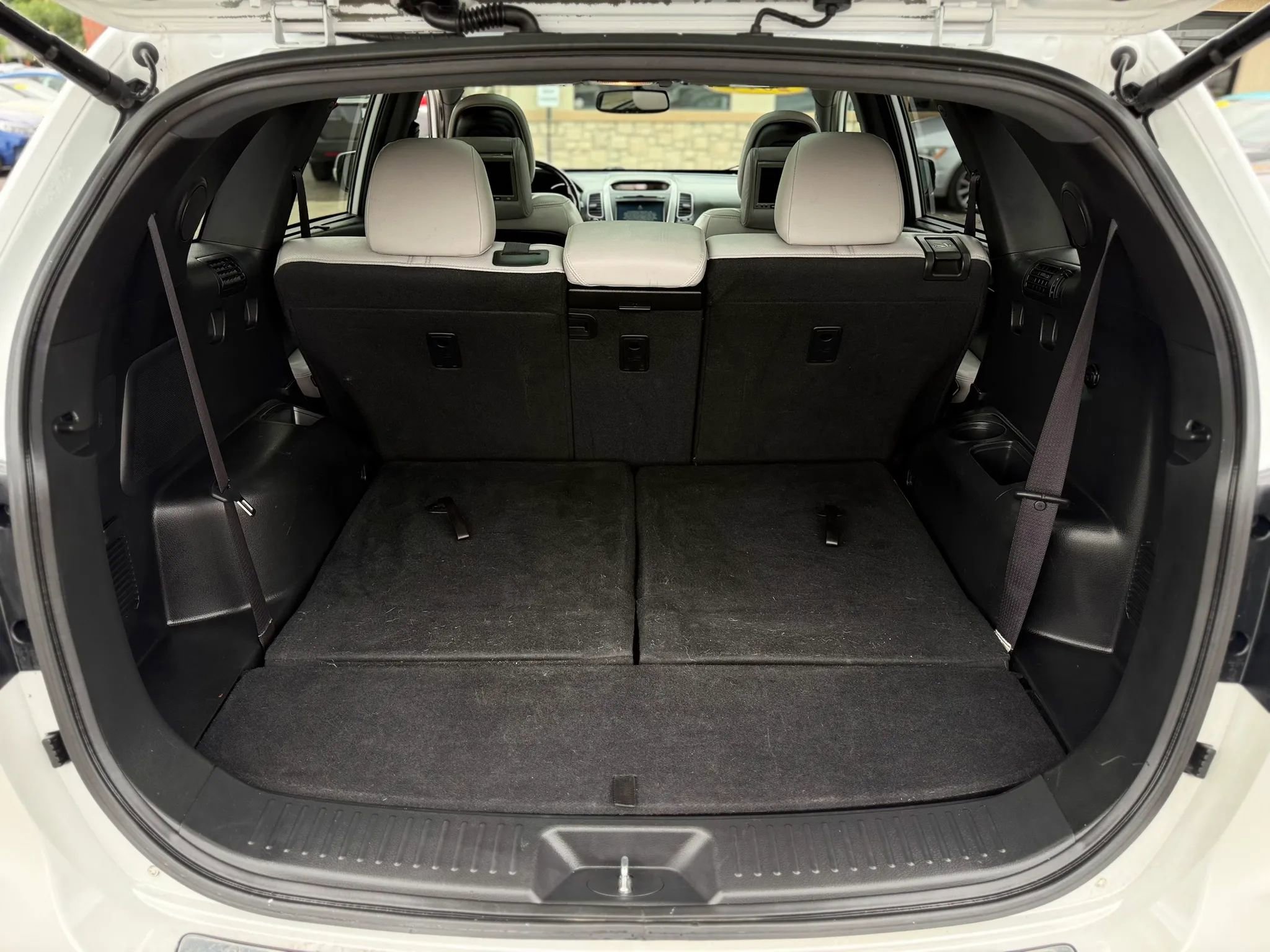 Used 2014 Kia Sorento SX w/ 3rd Row Package AWD/4WD image 9