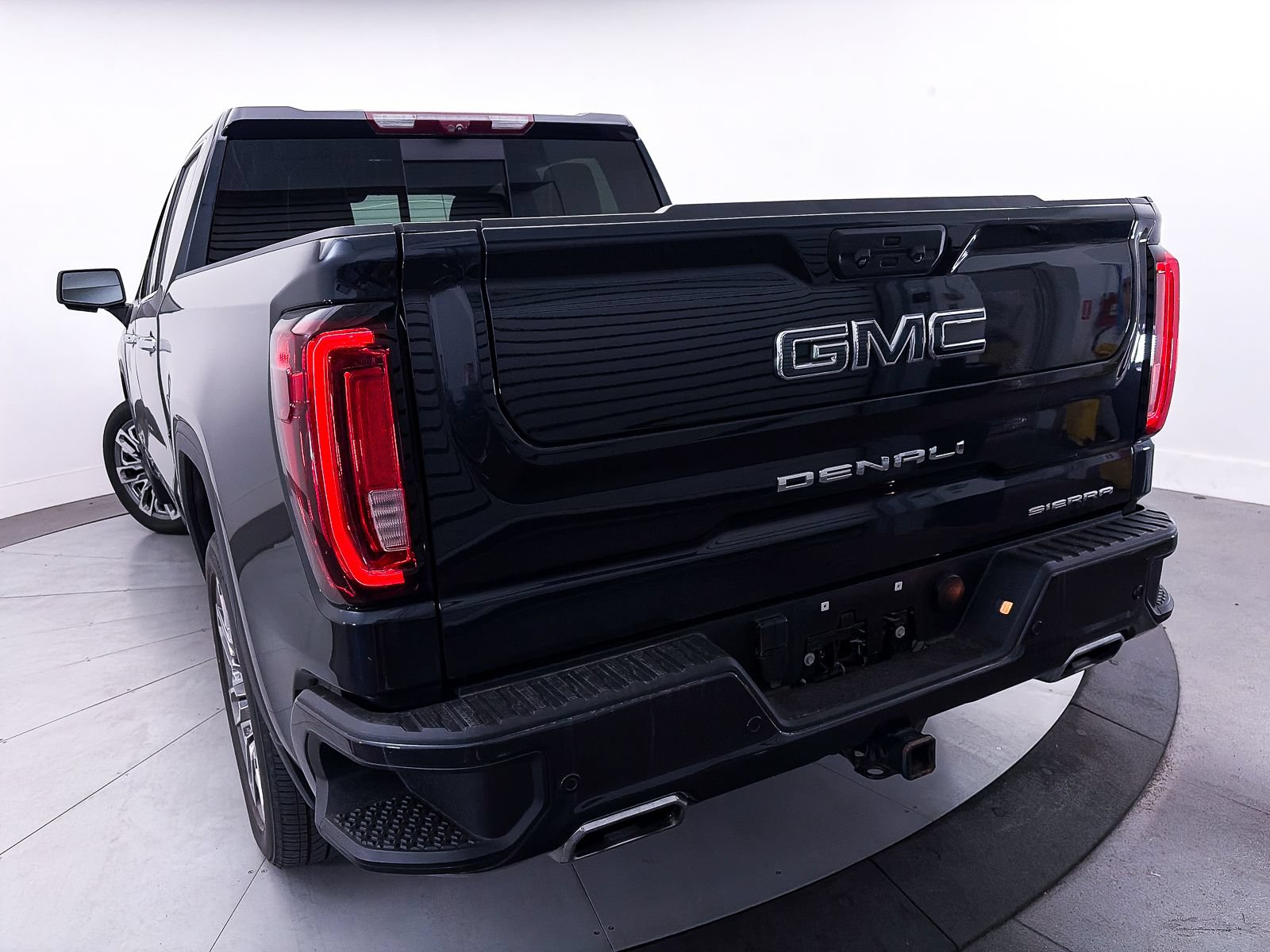 Used 2023 GMC Sierra 1500 Denali Ultimate AWD/4WD image 12