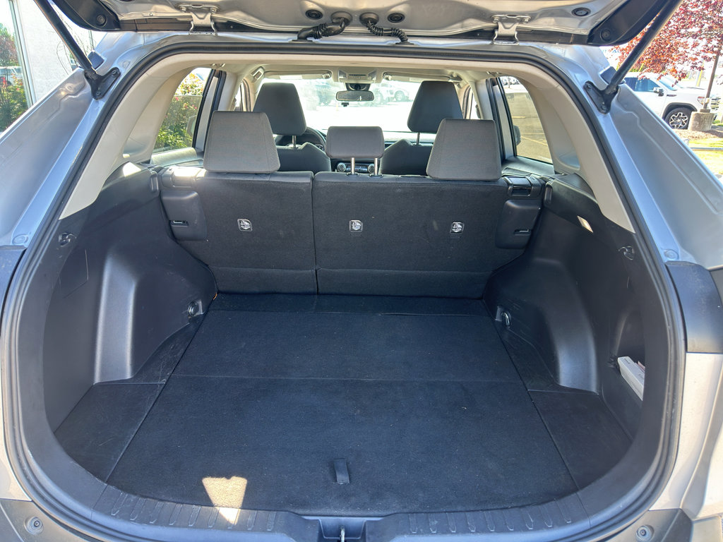 Used 2022 Toyota RAV4 XLE FWD image 14