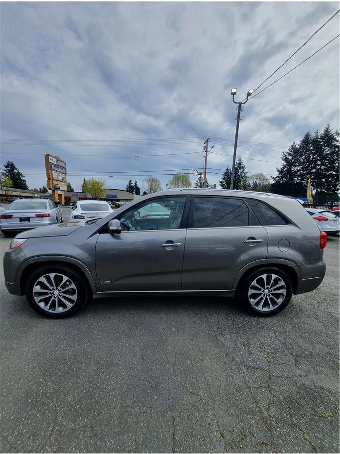 Used 2015 Kia Sorento SX image 2