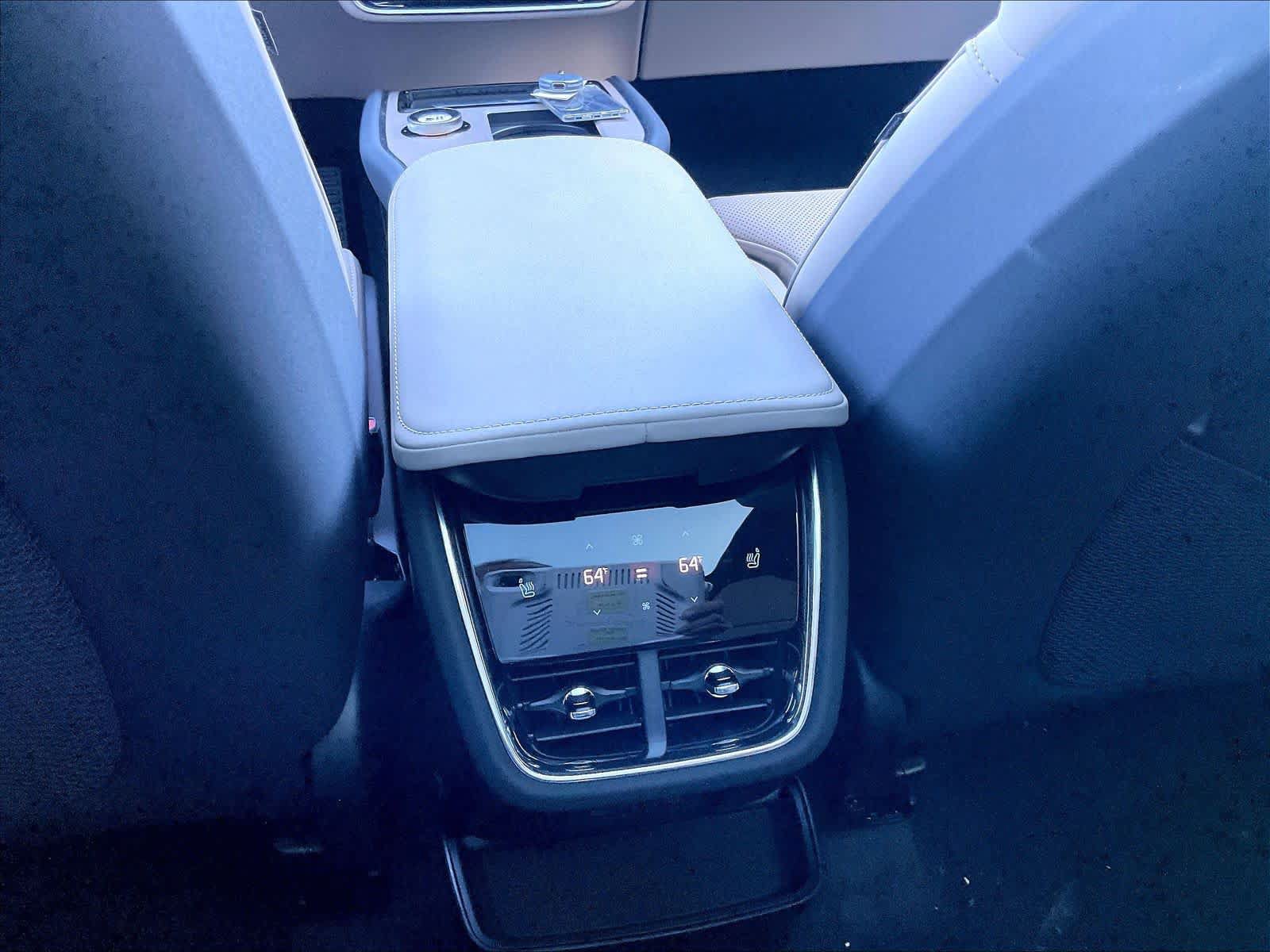 New 2026 Volvo EX90 Plus AWD/4WD image 16
