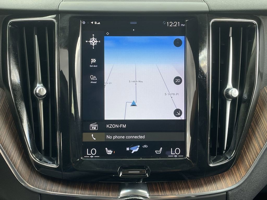 Used 2021 Volvo XC60 T5 Momentum w/ Premium Package image 14