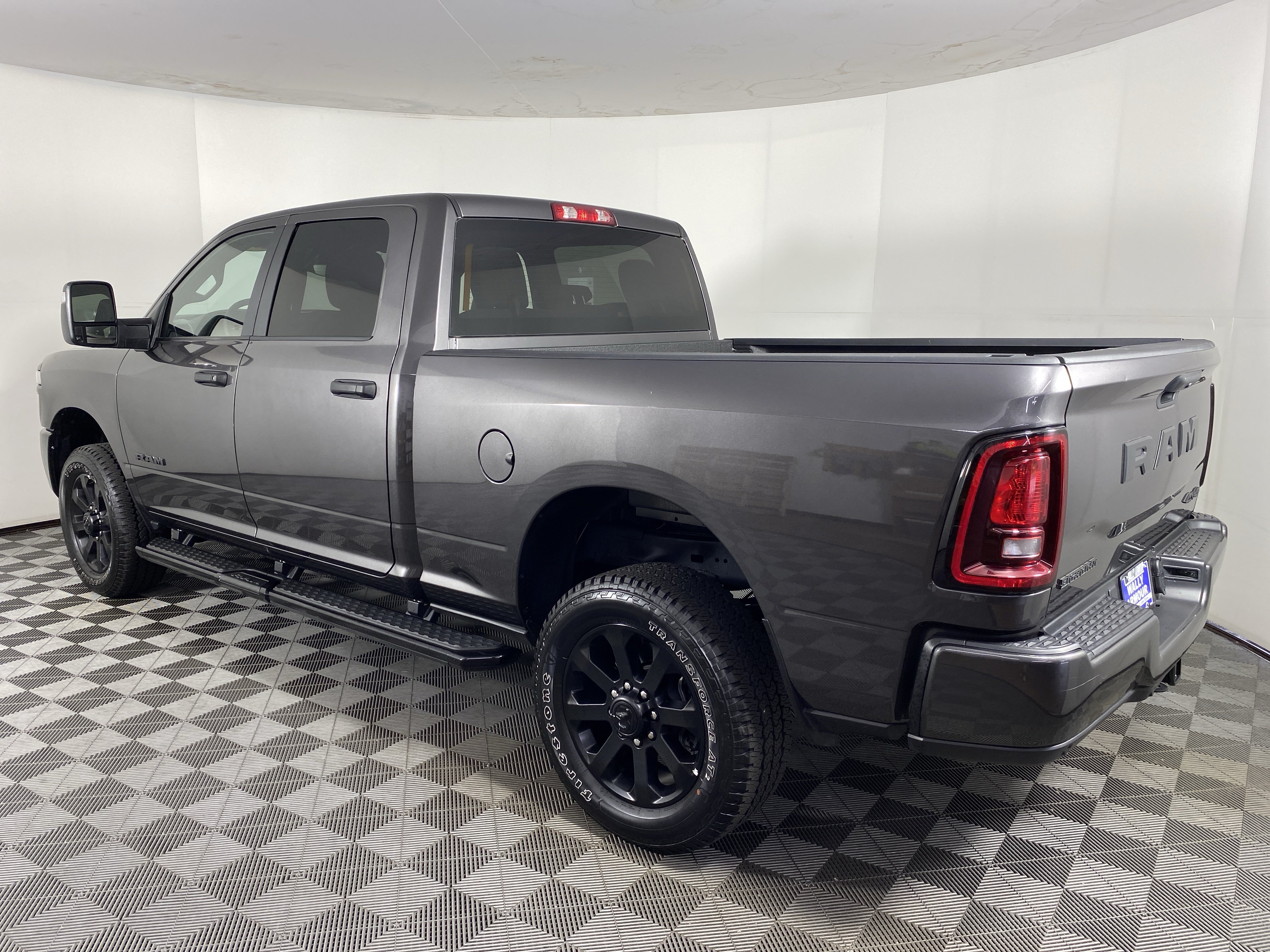 Used 2025 RAM 2500 Big Horn AWD/4WD image 9