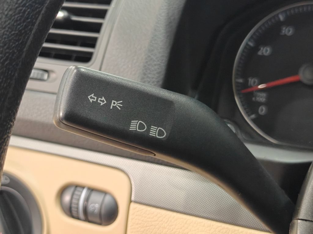 Used 2007 Volkswagen Jetta Wolfsburg Edition FWD image 9