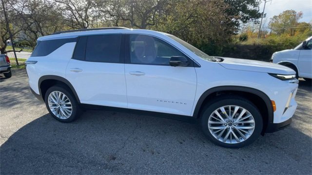 New 2026 Chevrolet Traverse LT w/ Driver Confidence Package image 3
